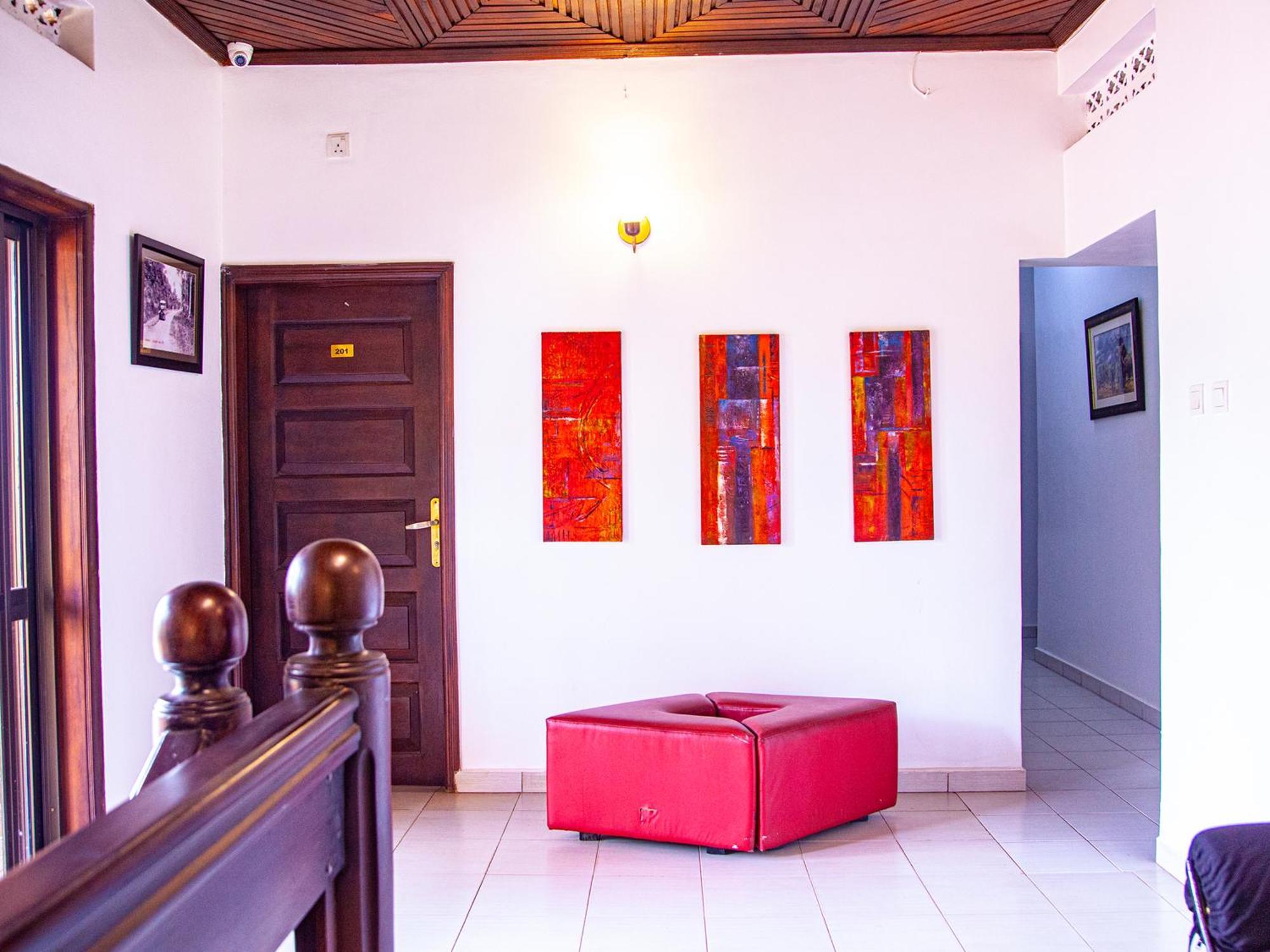 Explorers Hub Kampala Exterior photo
