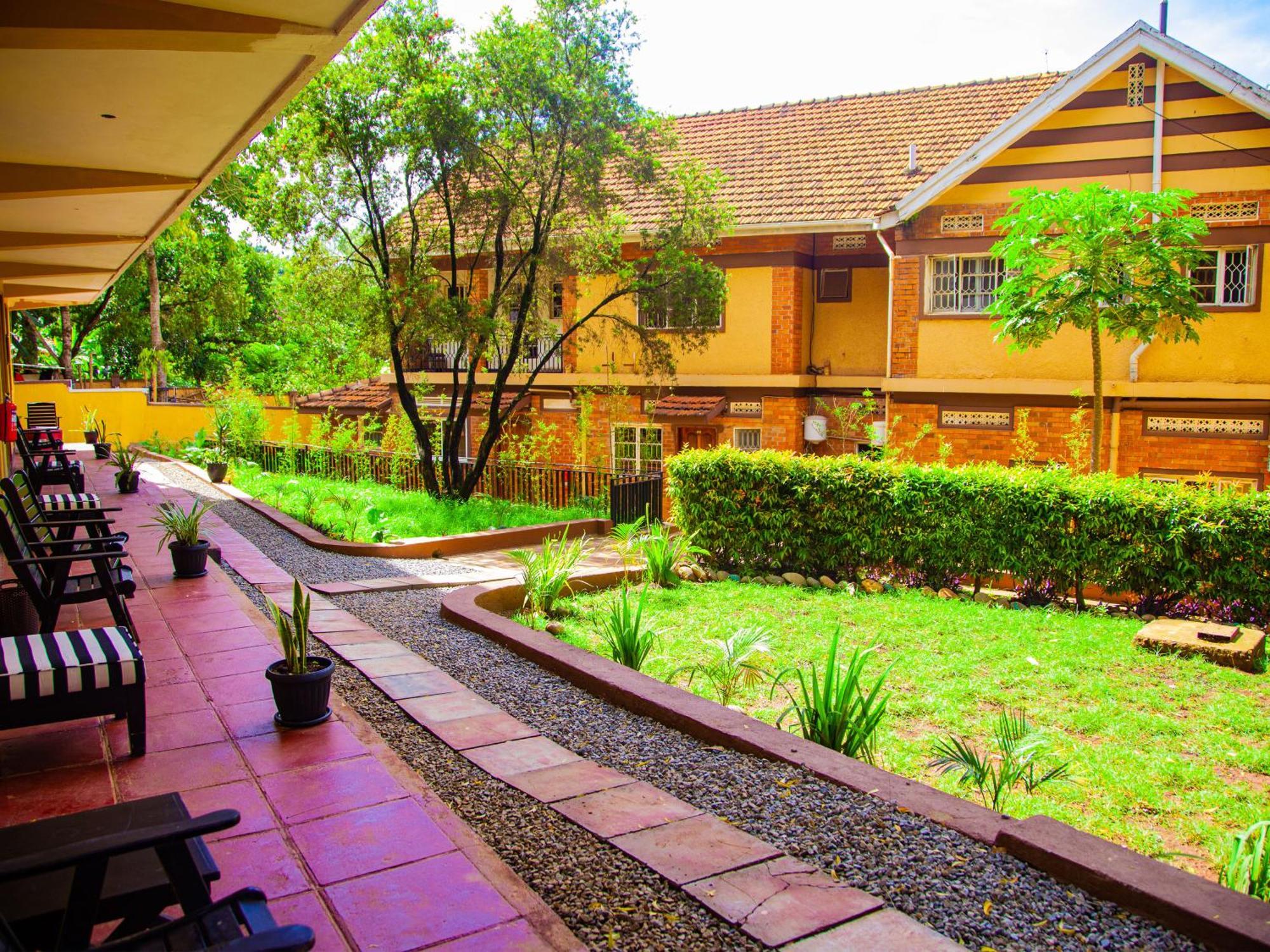 Explorers Hub Kampala Exterior photo