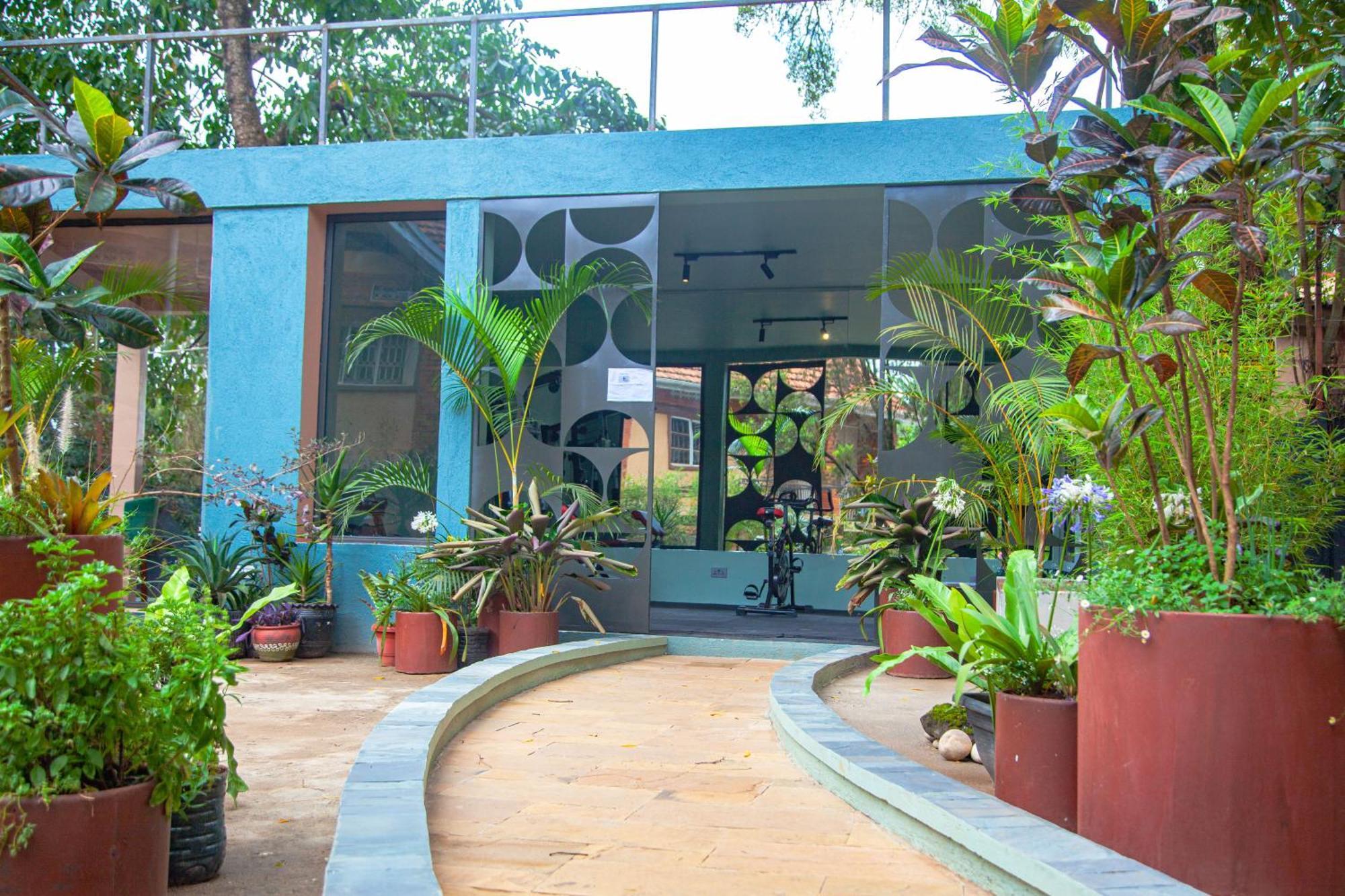 Explorers Hub Kampala Exterior photo